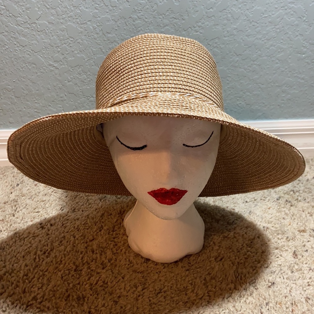 Nwot 29 Palms Sun Hat with bow
